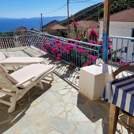 Lovely Traditionnal House With Sea View Тірос Екстер'єр фото
