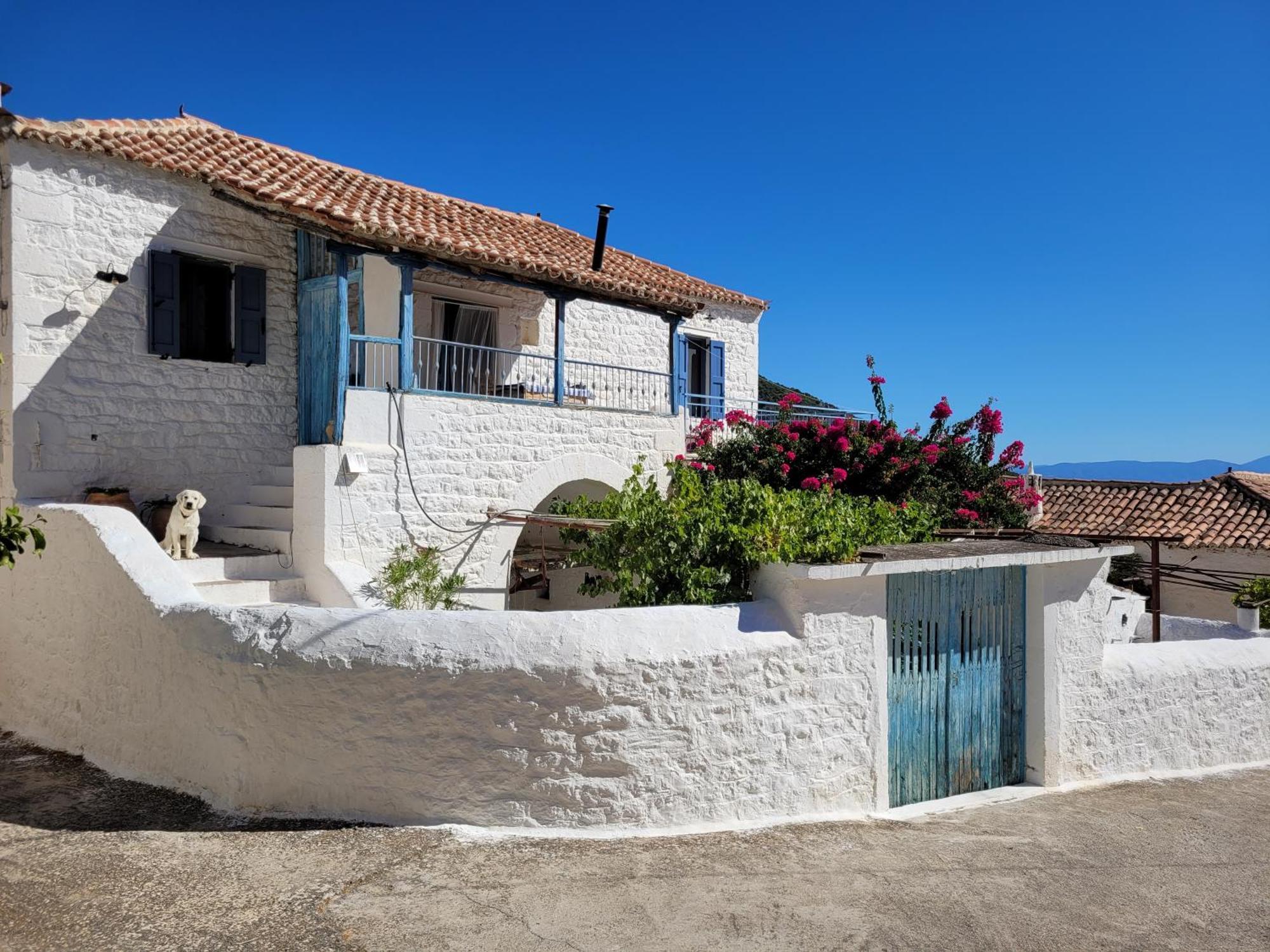 Lovely Traditionnal House With Sea View Тірос Екстер'єр фото