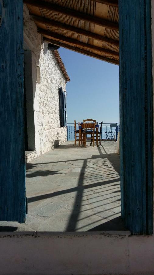 Lovely Traditionnal House With Sea View Тірос Екстер'єр фото