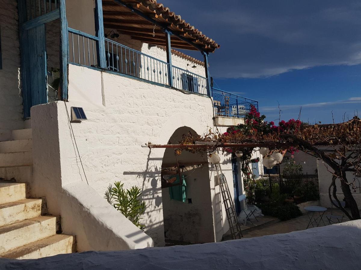 Lovely Traditionnal House With Sea View Тірос Екстер'єр фото